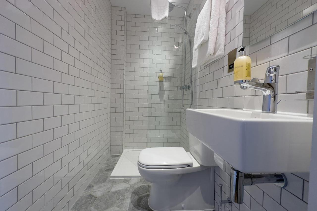 The Knight Of Nottinghill Hotel *