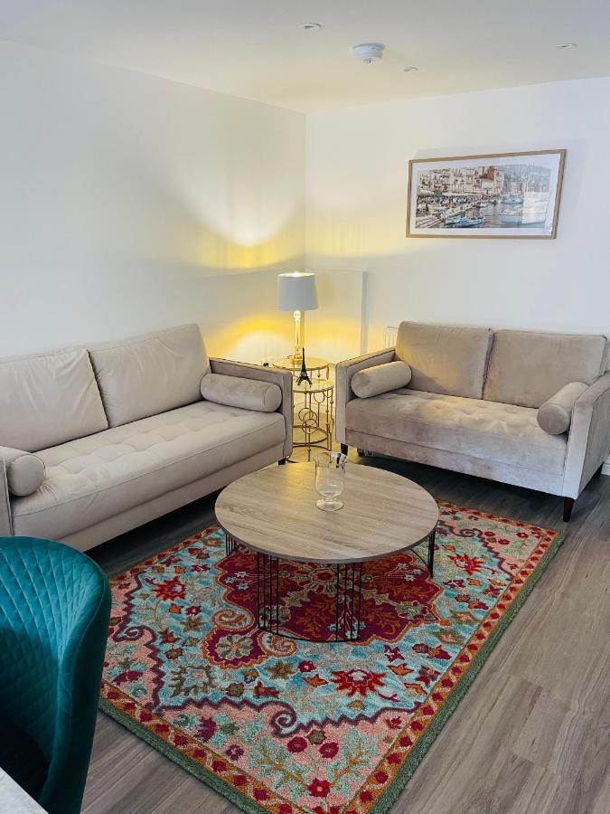 Guest house Riverside Docklands E14 London