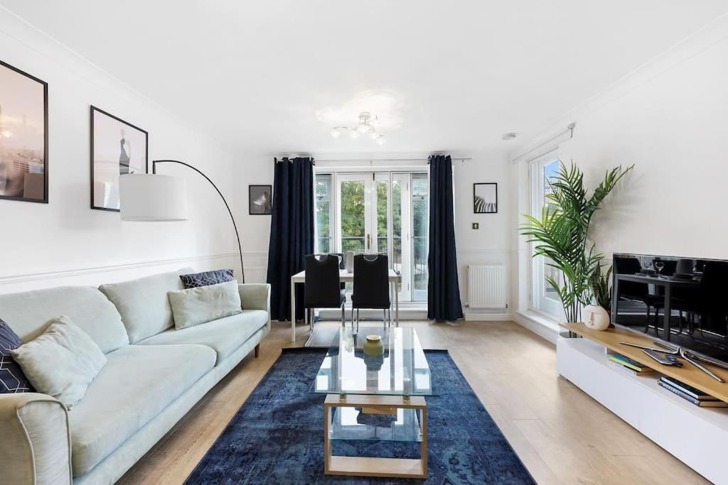 Appartement 3-bedroom Short Term & Flexible Renting Limehouse With Free Wifi & Free Parking Londres