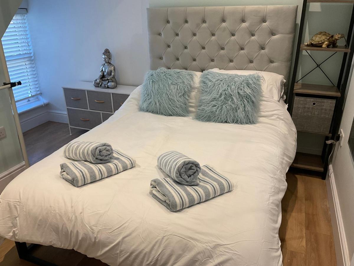 2 Bed From 41 *