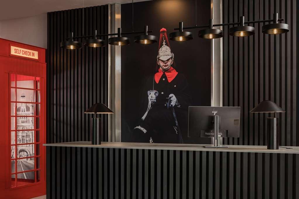 Radisson Red Heathrow * Londres