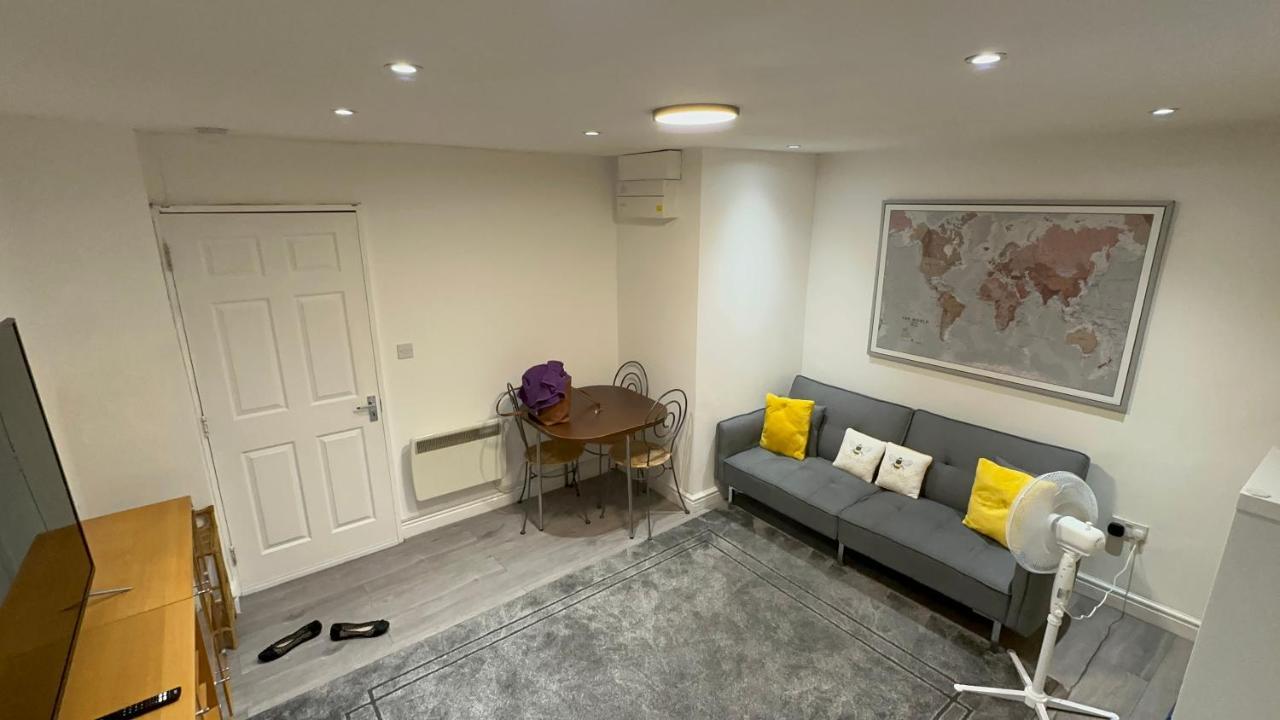 Entire One Double Bedroom * Londres