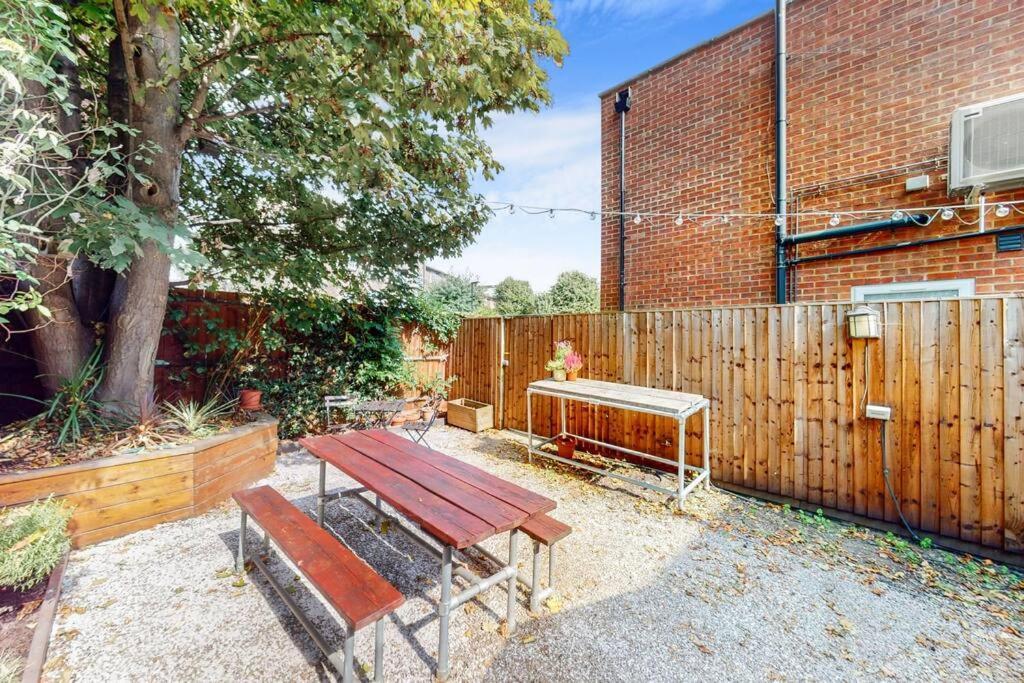 Spacious 2 Bedroom Flat With Garden In Acton Apartamento