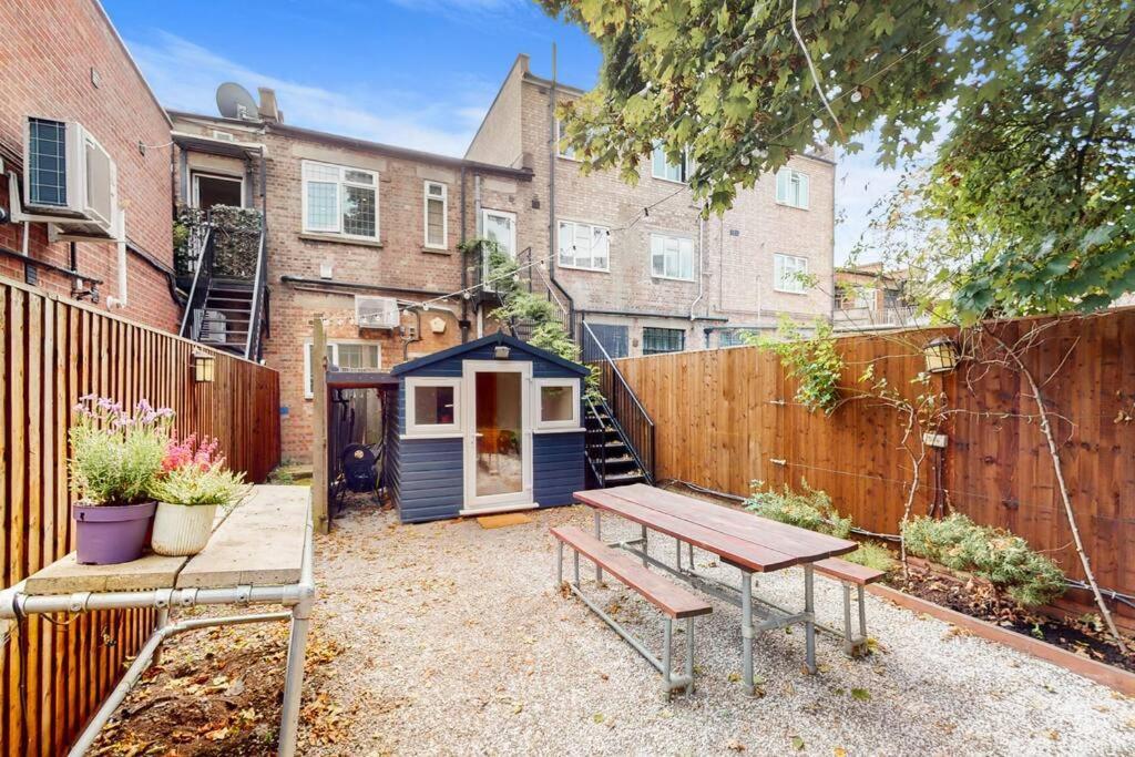 Apartamento Spacious 2 Bedroom Flat With Garden In Acton Londres
