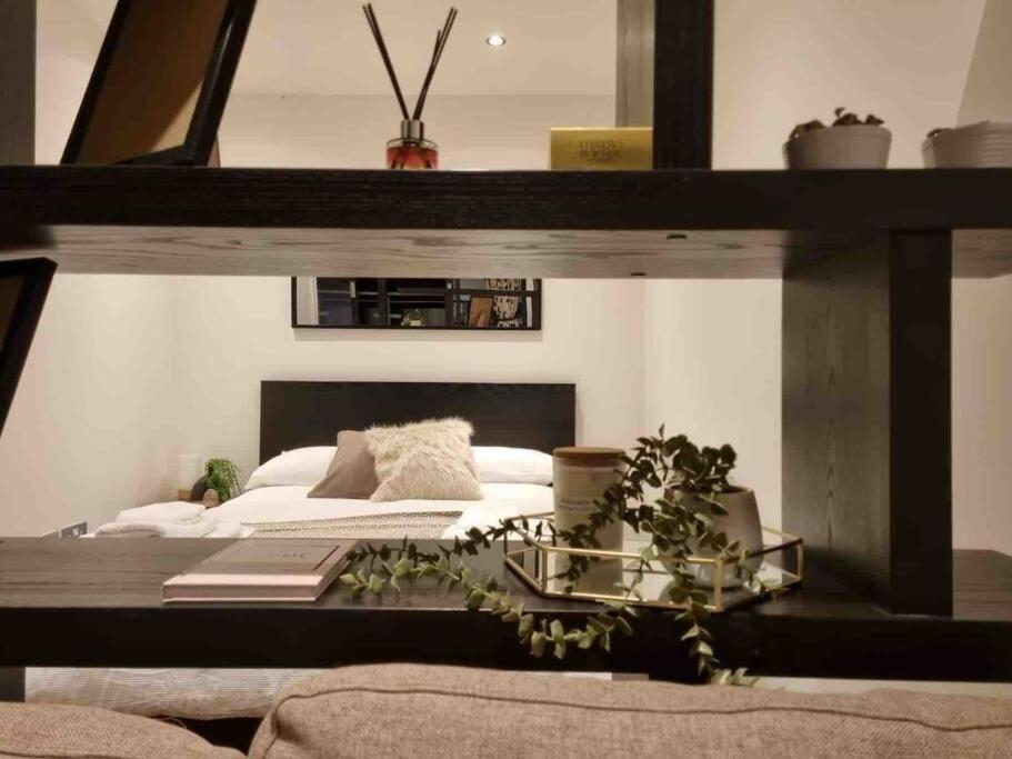 Charming Studio In Bricklane Apartment London
