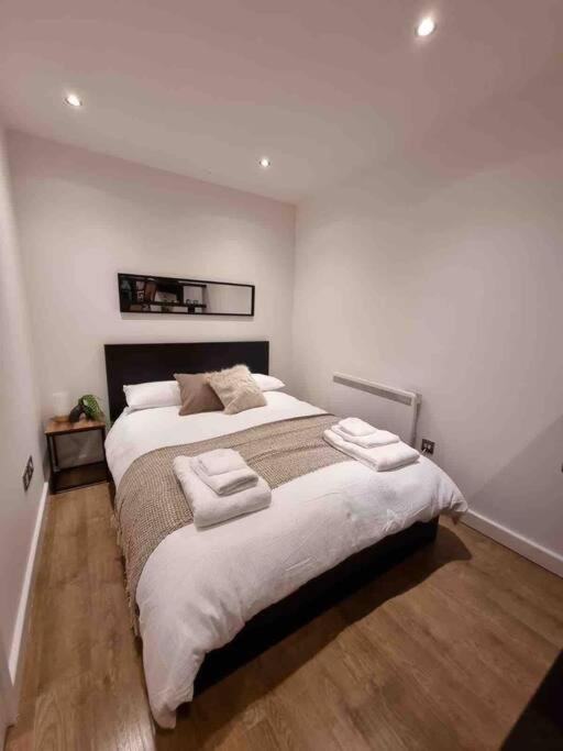 Charming Studio In Bricklane Apartment