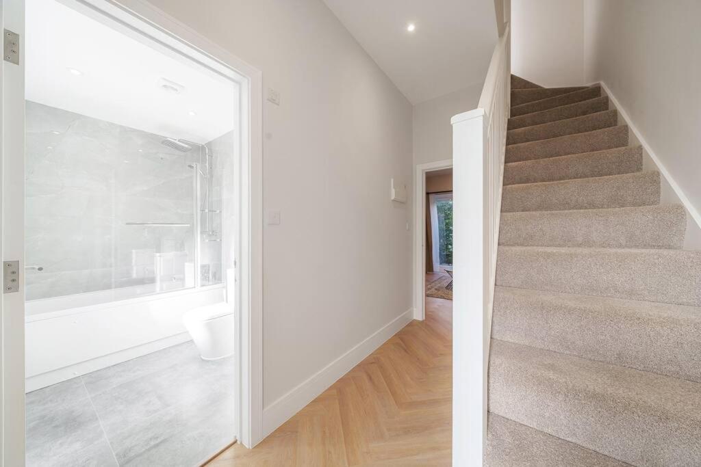 Cosy Tooting Retreat: 2-bed Gem Apartamento *