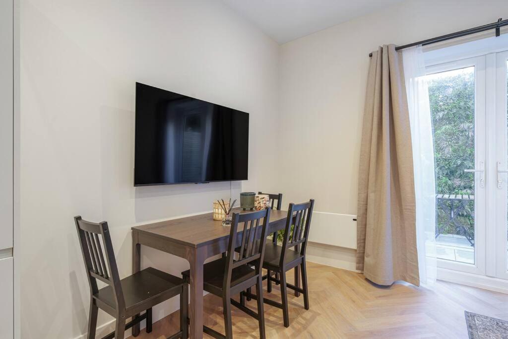 Cosy Tooting Retreat: 2-bed Gem * Londres