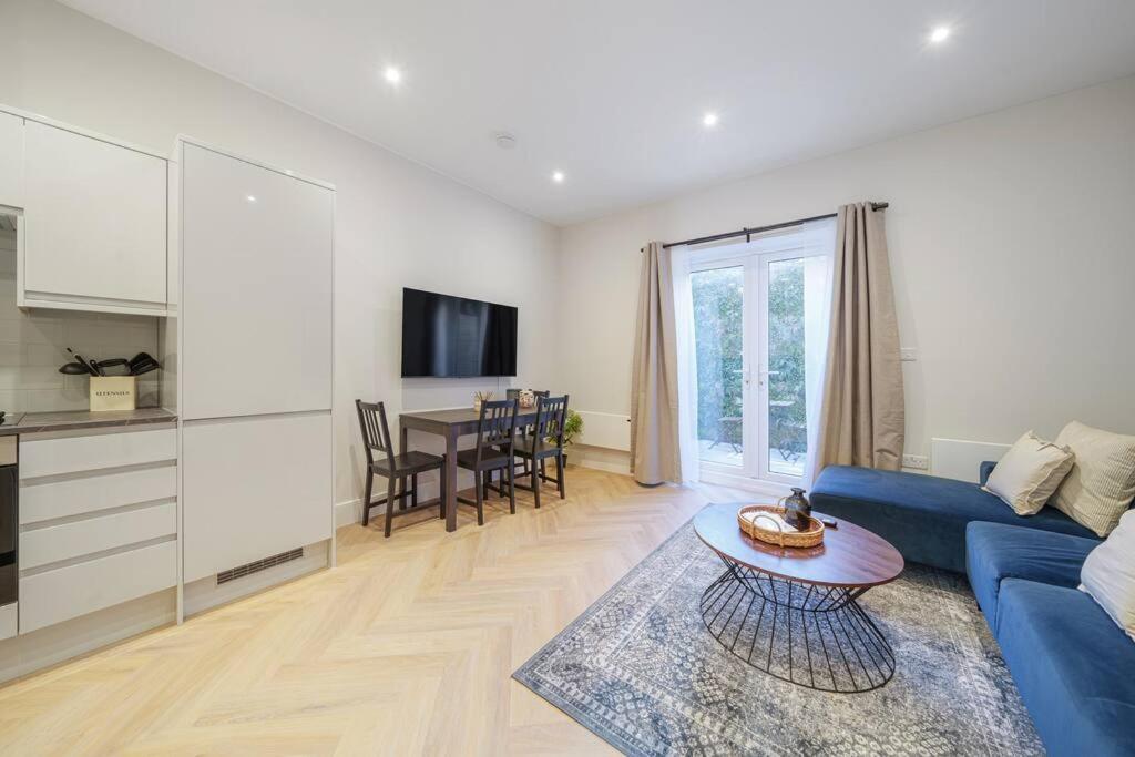 Cosy Tooting Retreat: 2-bed Gem