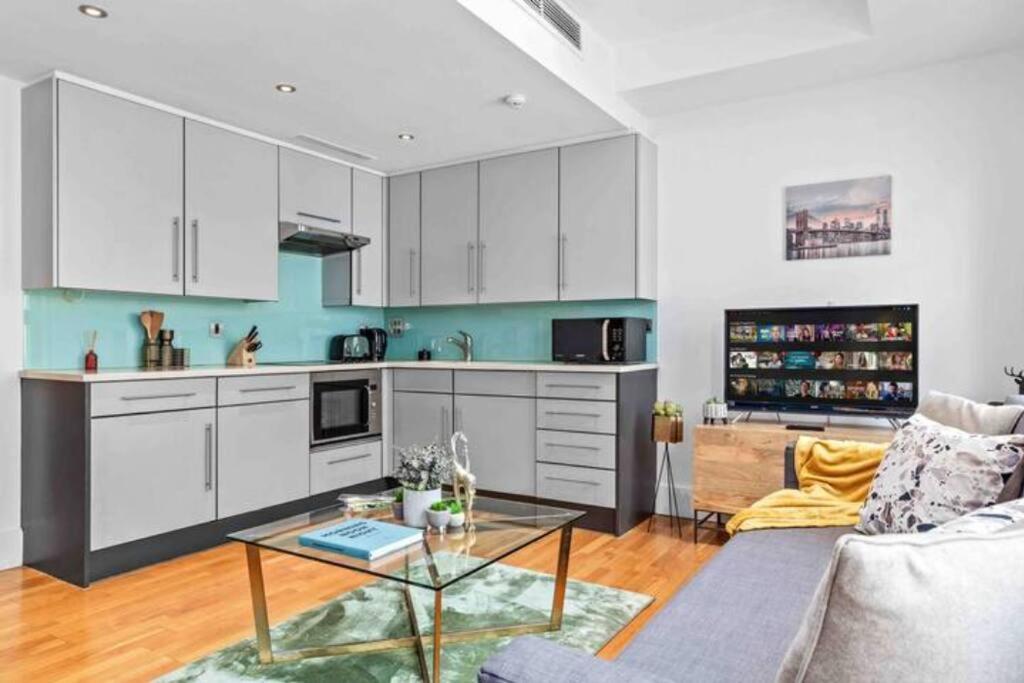 Apartamento Luxe Living Near Piccadilly Hy11
