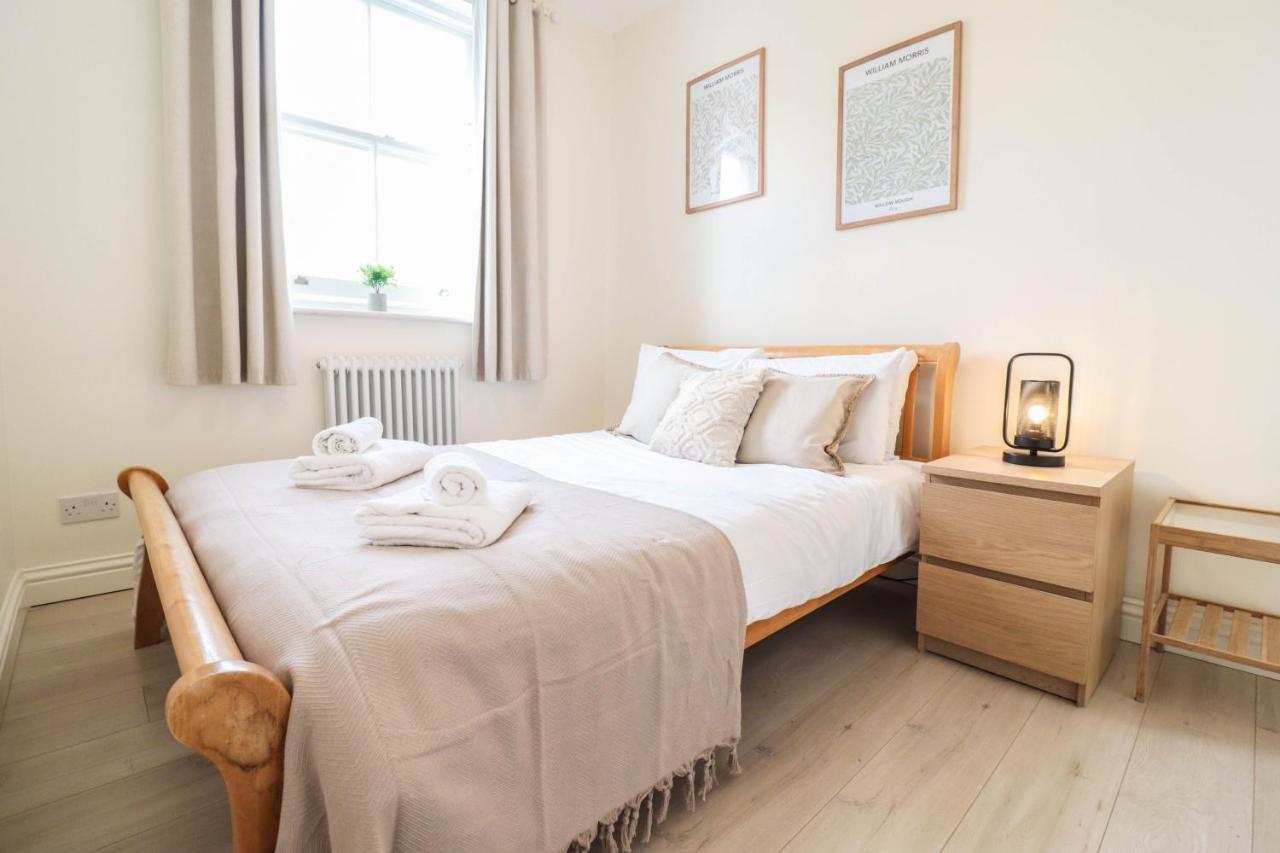 Beautiful 2-Bedroom Flat Just Steps From Oval Station * Londres