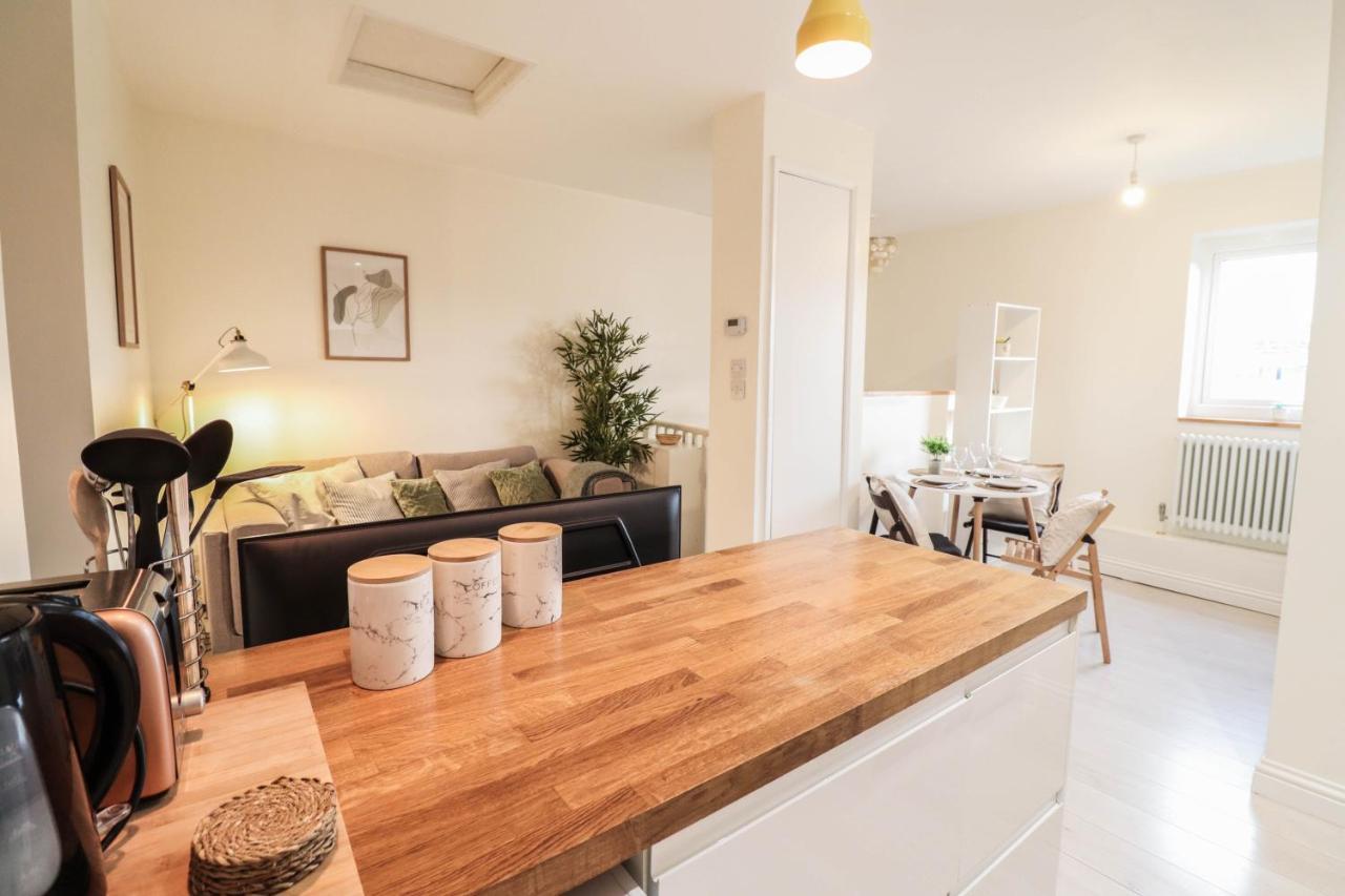 Apartamento Beautiful 2-Bedroom Flat Just Steps From Oval Station *