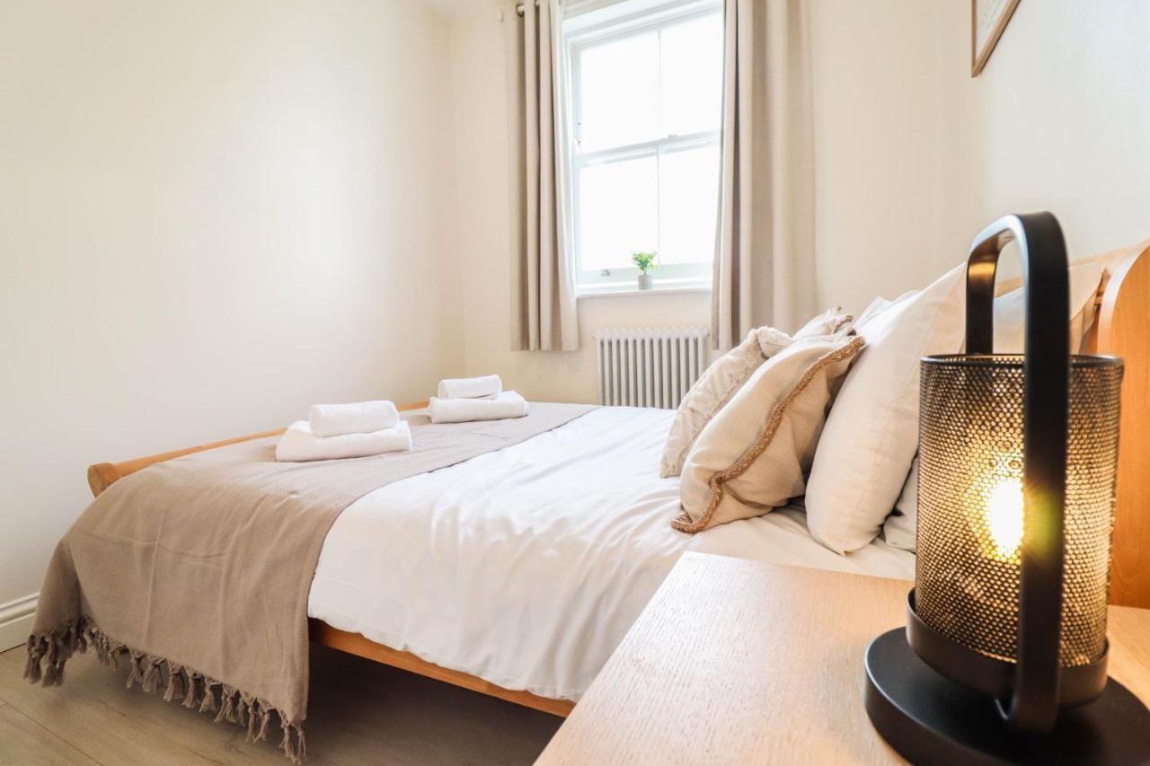 Beautiful 2-Bedroom Flat Just Steps From Oval Station Londres