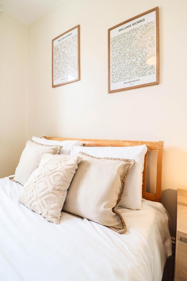 Apartamento Beautiful 2-Bedroom Flat Just Steps From Oval Station *
