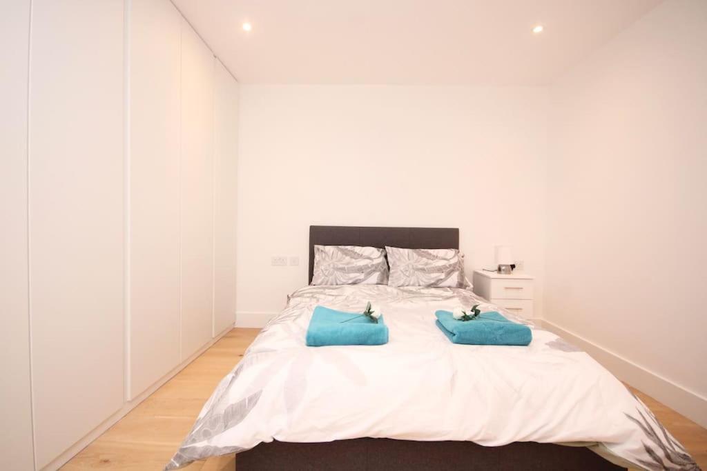Lovely Flat In Baker Street Apartment *
