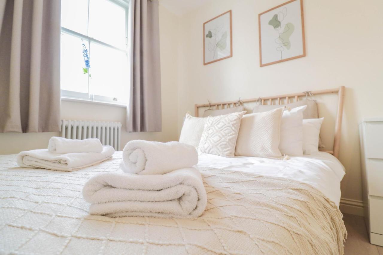 Beautiful 2-Bedroom Flat Just Steps From Oval Station Apartamento Londres