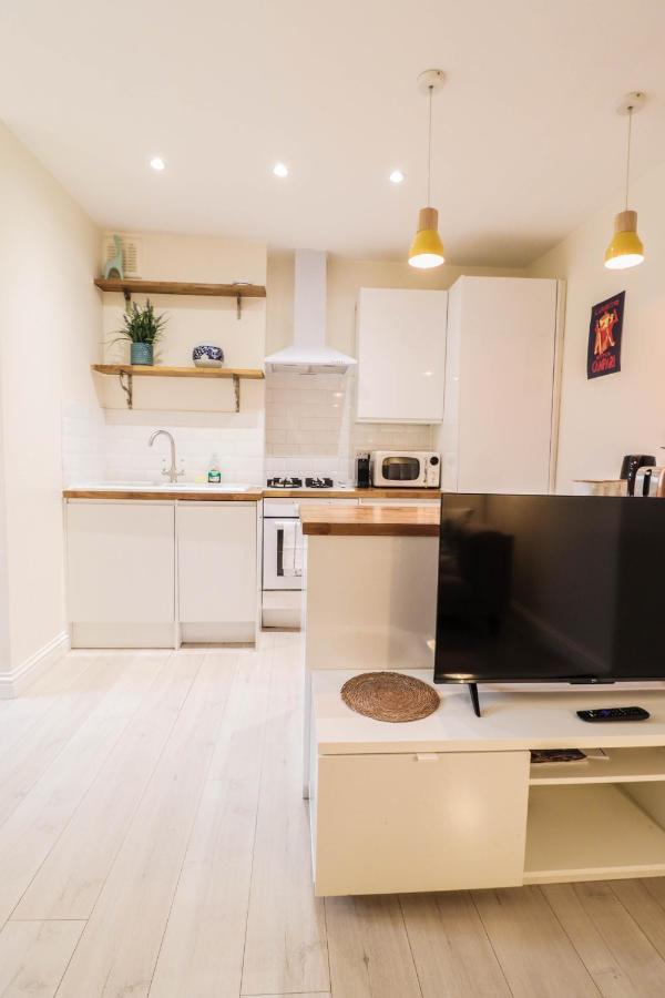 Apartamento Beautiful 2-Bedroom Flat Just Steps From Oval Station Londres