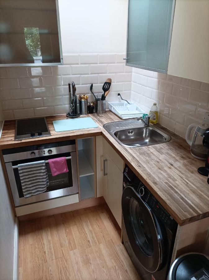 Self-contained Private Unit 1 Apartment