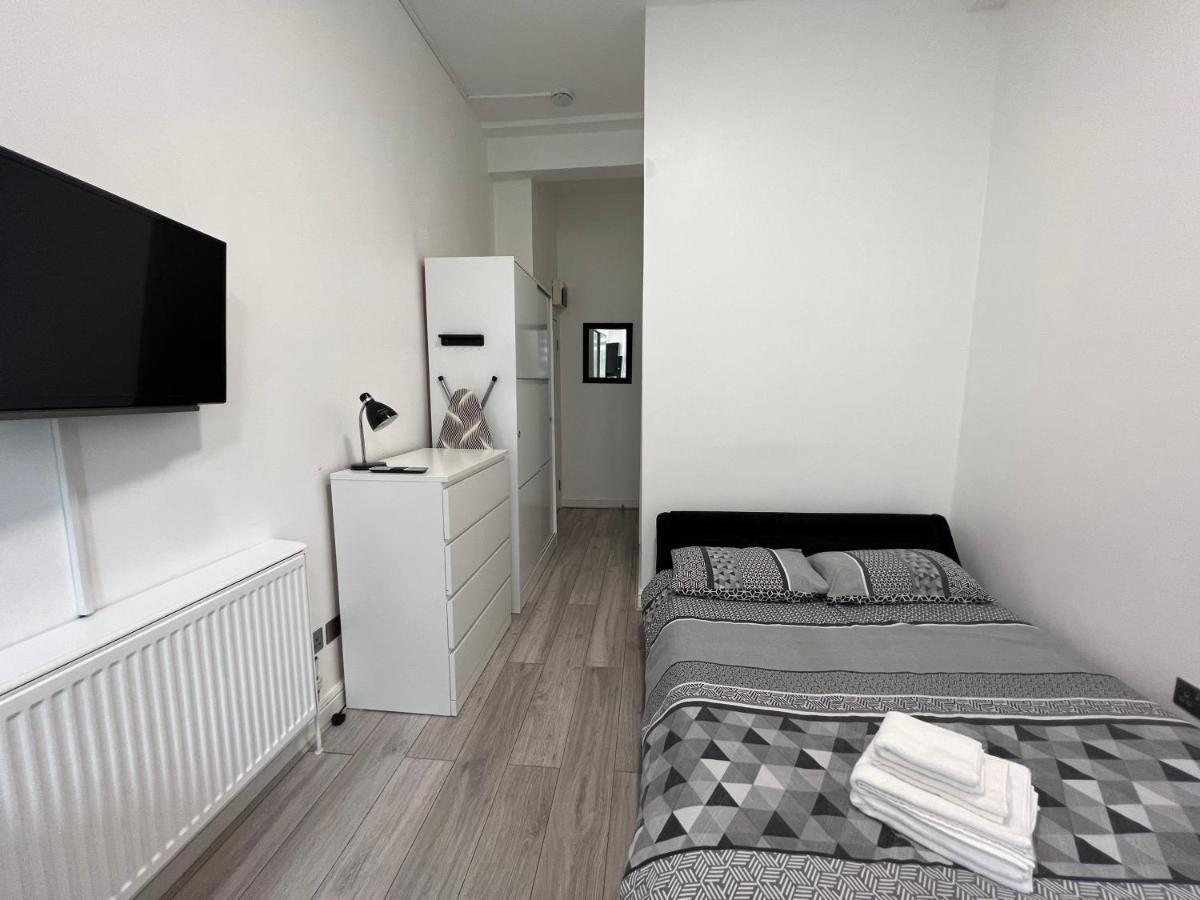 Lovely On Finchley Road * Londres