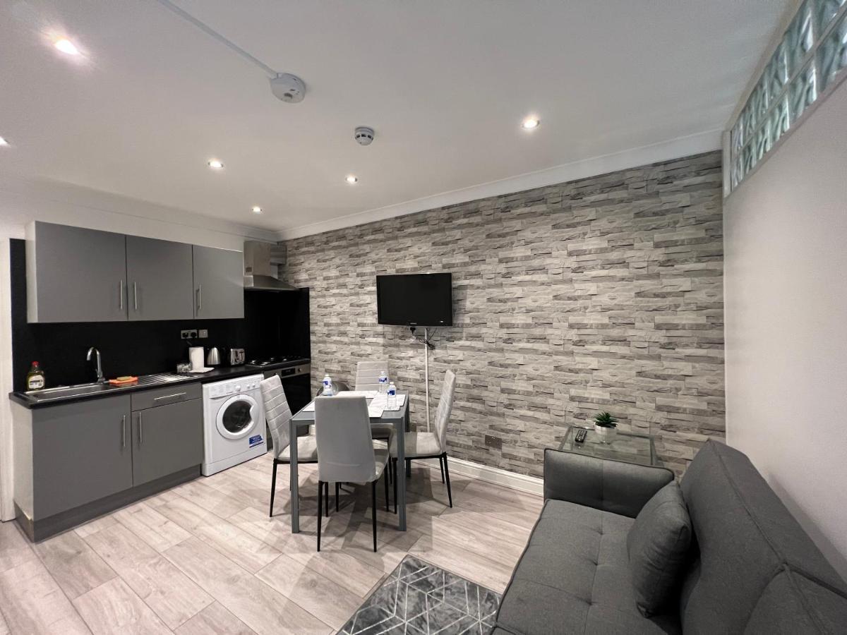 Lovely 2 Bedroom With Balcony - Appartement *