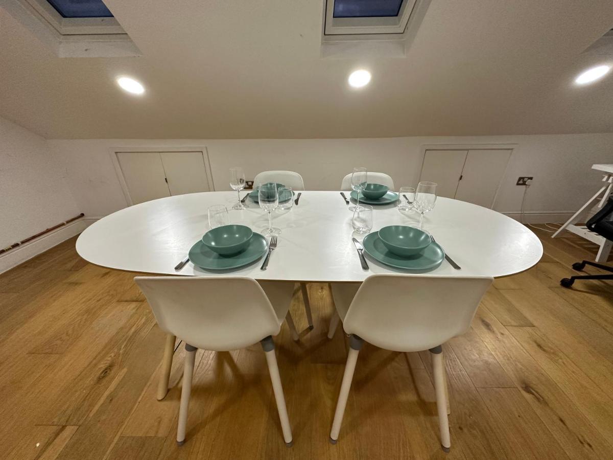 Delightful New Ensuite Bedroom With Stunning Shared Kitchen & Living -1c The Charteris Apartamento *