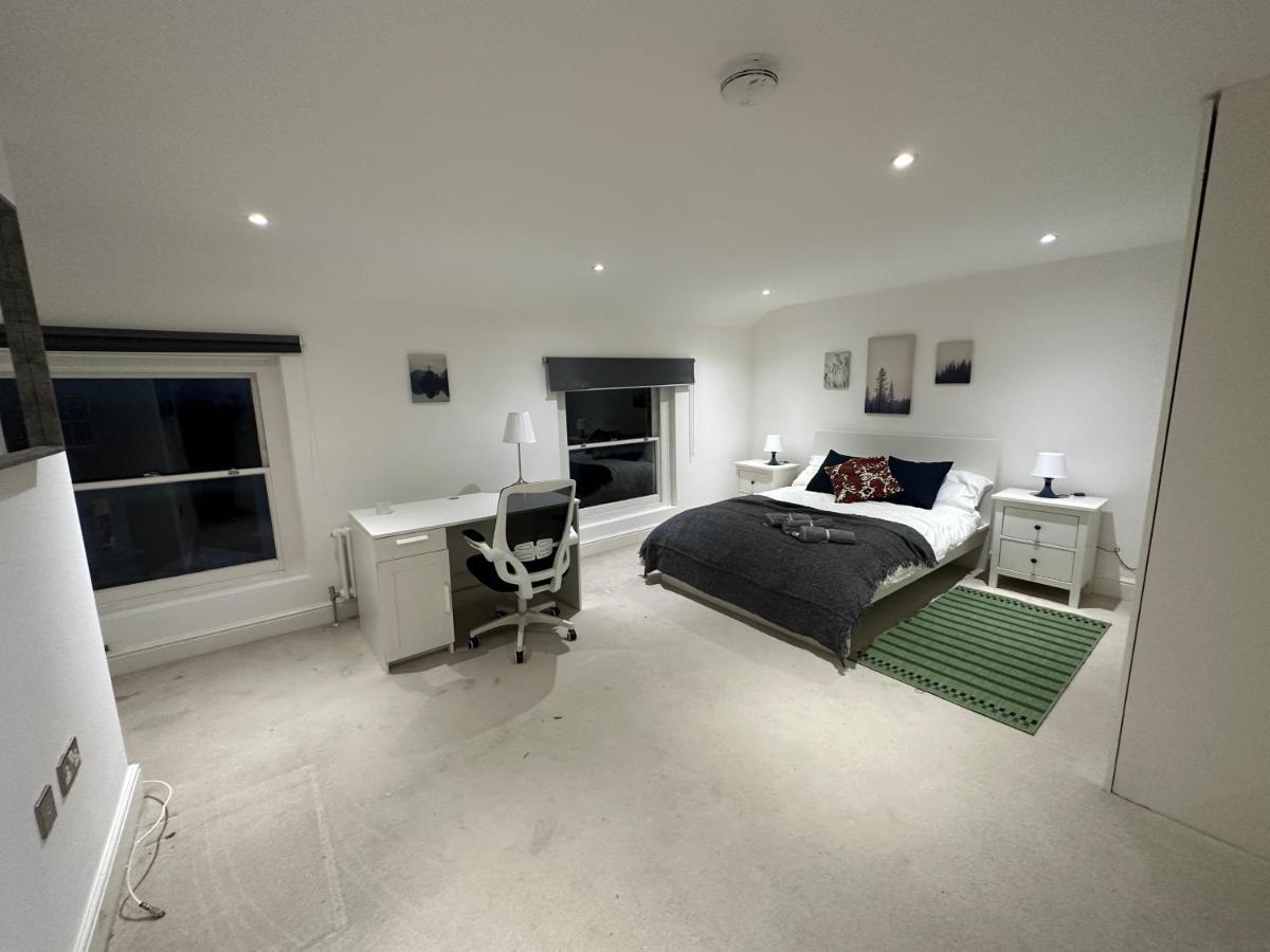 Appartement Delightful New Ensuite Bedroom With Stunning Shared Kitchen & Living -1c The Charteris