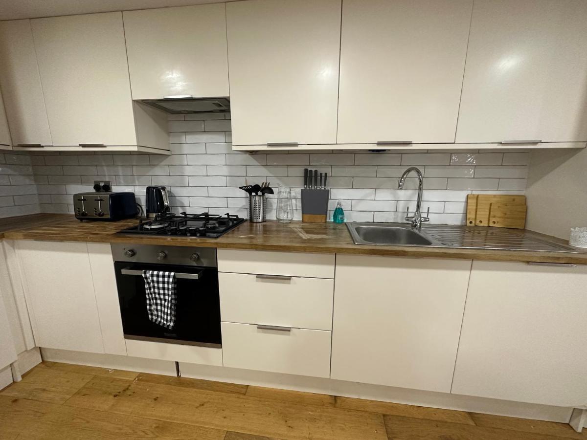 Appartement Delightful New Ensuite Bedroom With Stunning Shared Kitchen & Living -1c The Charteris Londen