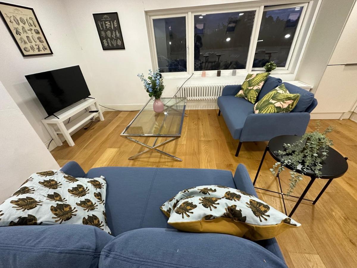 Delightful New Ensuite Bedroom With Stunning Shared Kitchen & Living -1c The Charteris Apartamento