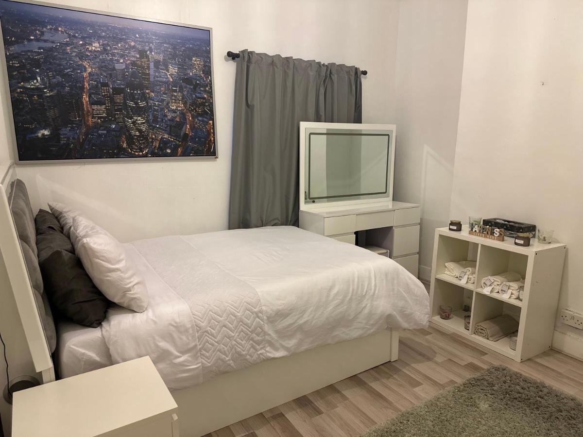 Spacious And Homely One Bedroom London