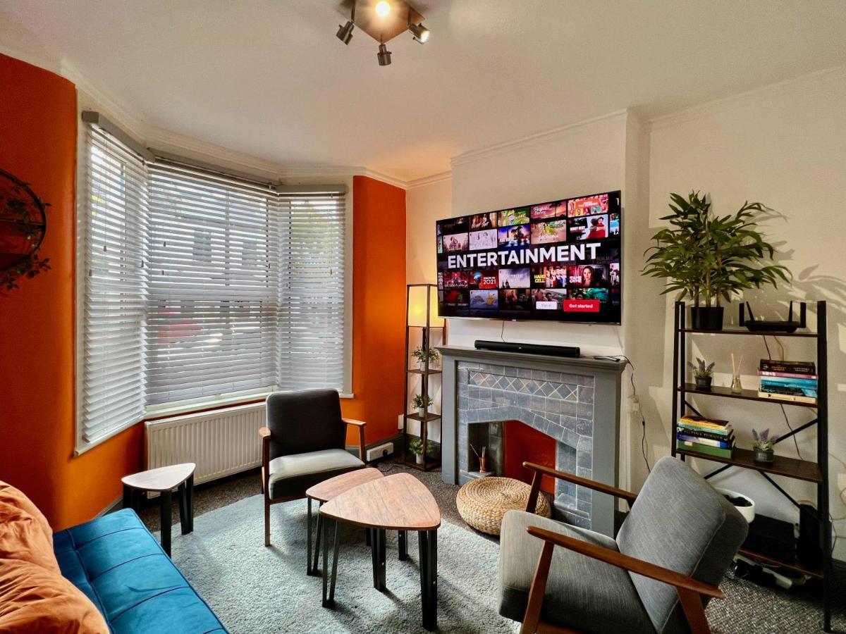 Clarence House 3 Bedrooms 8min To Station E17 North East Vakantiehuis