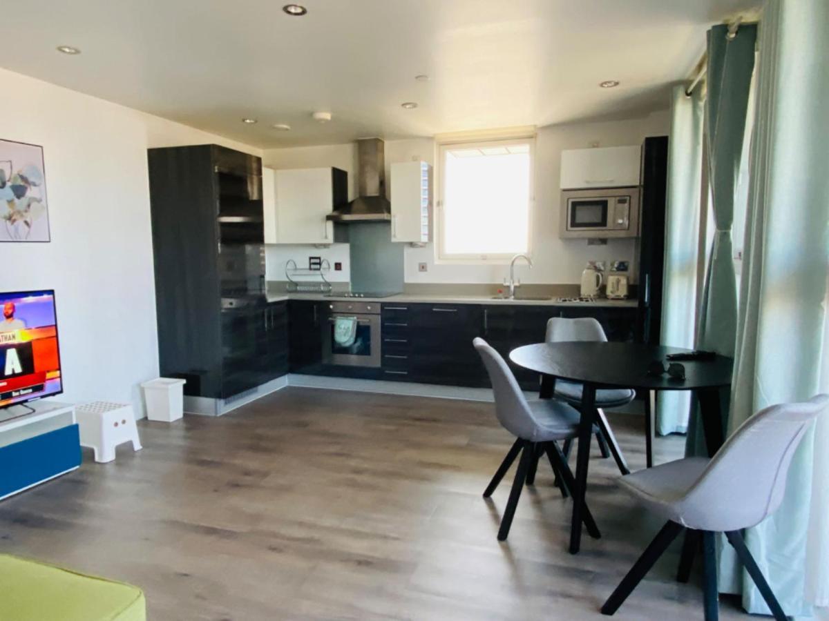 Morden 2bed2bath Zone2 City/river View Apartamento Londres