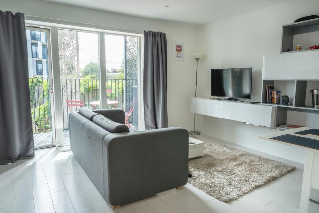 Cool Dalston Studio With Balcony And Gym Appartement