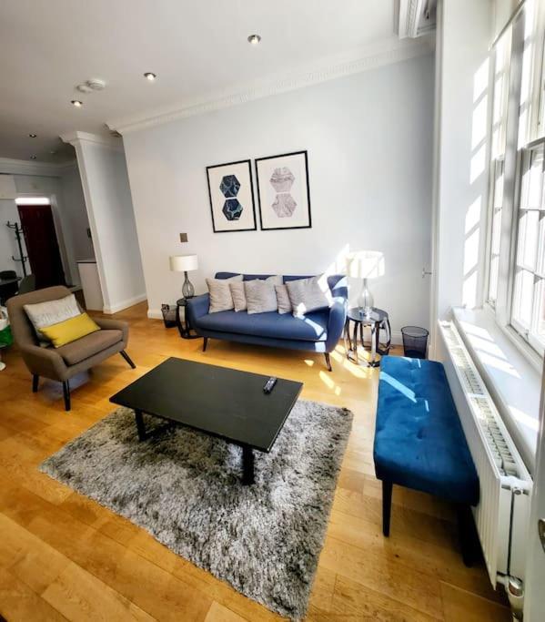 2 Bedroom Luxury Knightsbridge *