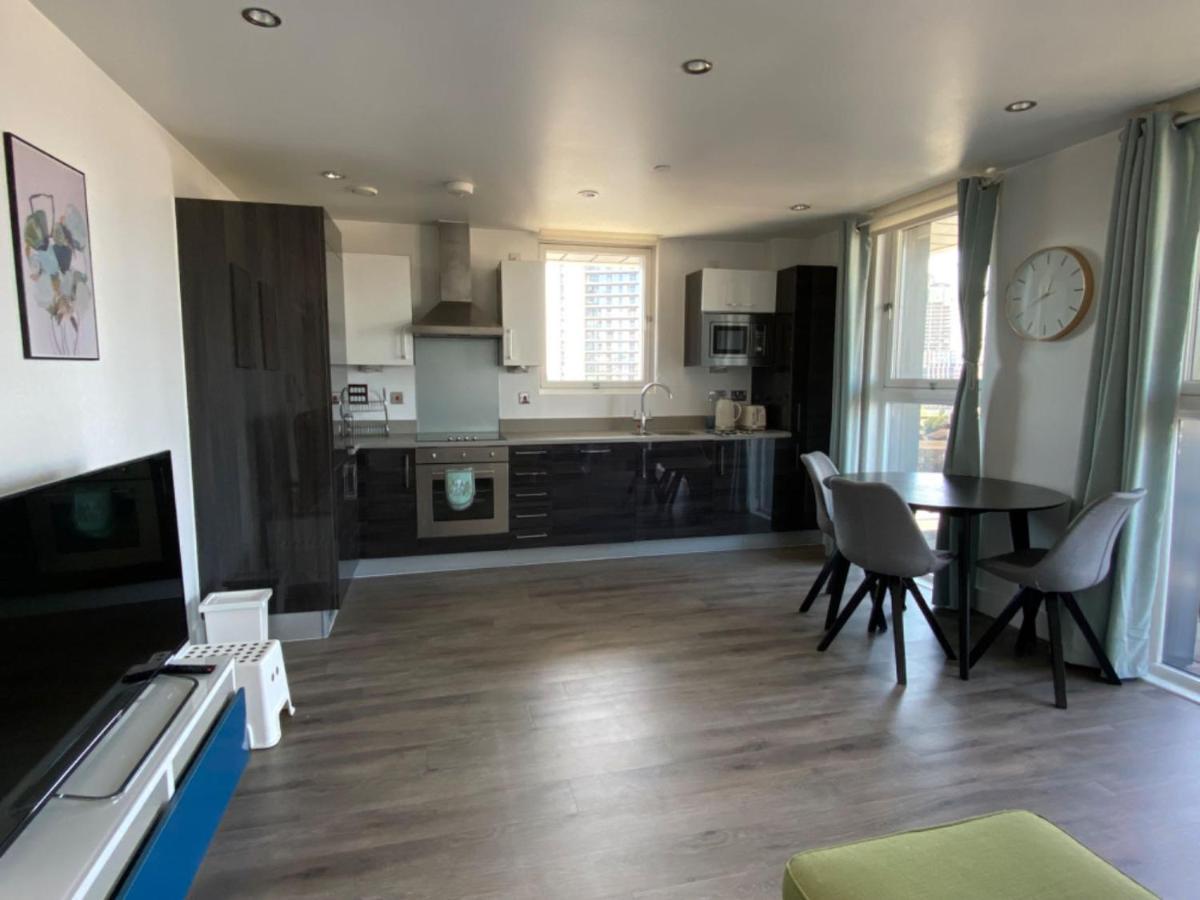 Morden 2bed2bath Zone2 City/river View Apartamento Londres