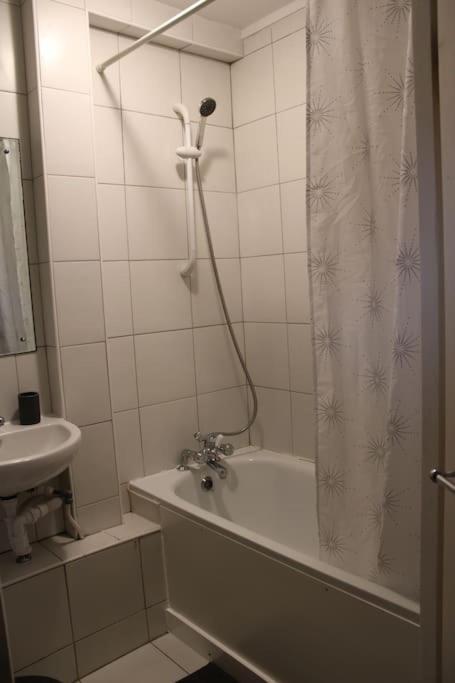 Cosy 1 Bed Flat In With View Of Shard Appartement Londen