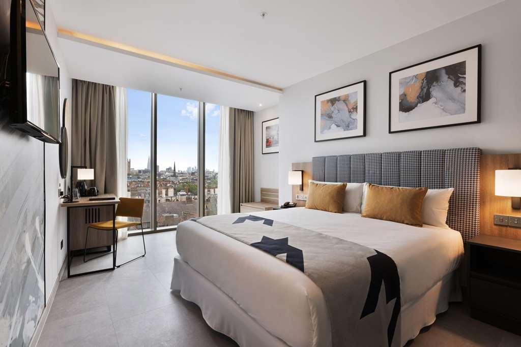 Hotel Riu Plaza Victoria 4*