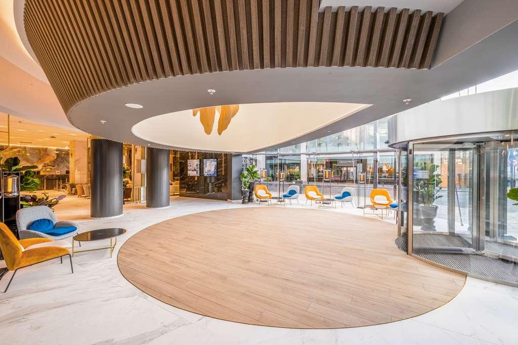 Hotel Riu Plaza Victoria 4*