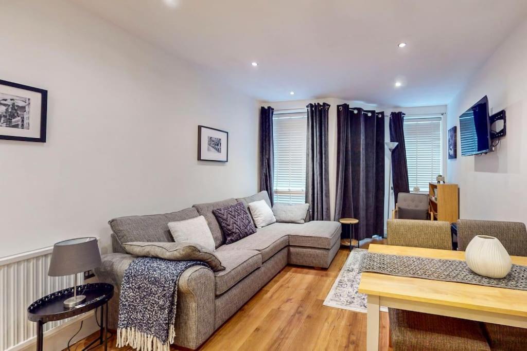 Apartment Bright & Beautiful 1 Bedroom Flat In Bridge