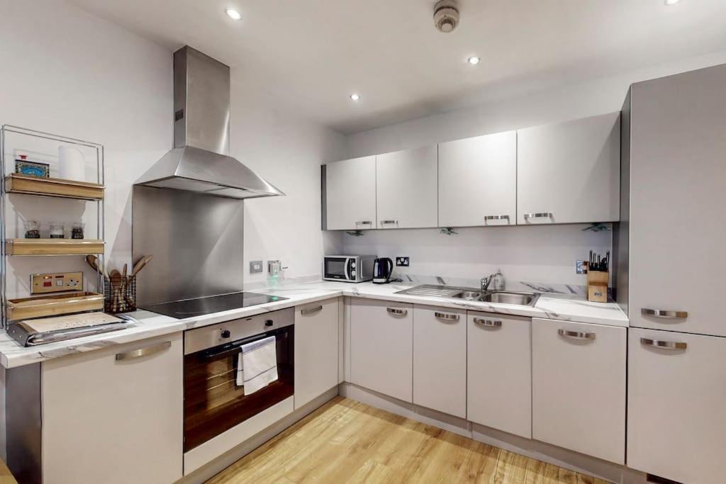 Apartment Bright & Beautiful 1 Bedroom Flat In Bridge *