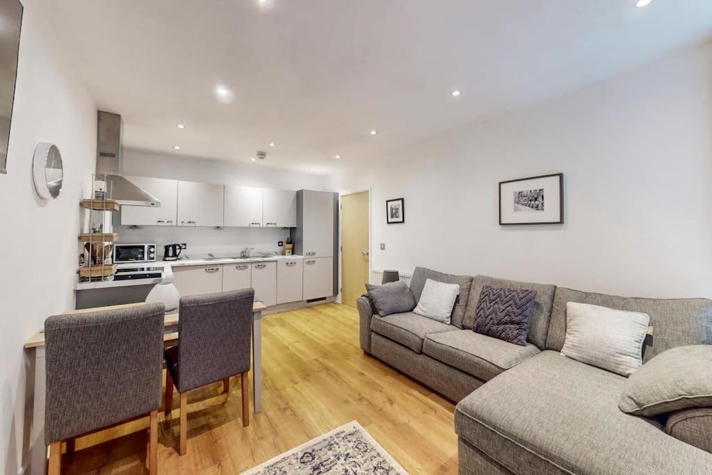 Apartment Bright & Beautiful 1 Bedroom Flat In Bridge