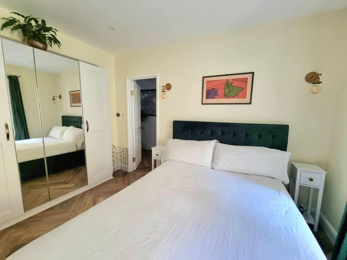Spacious & Renovated 1-bed Garden Flat In * Londres