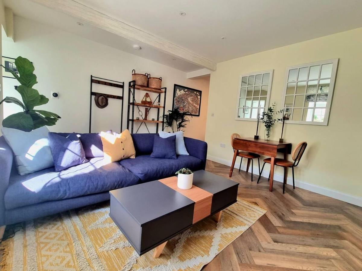 Spacious & Renovated 1-bed Garden Flat In Appartement Londres