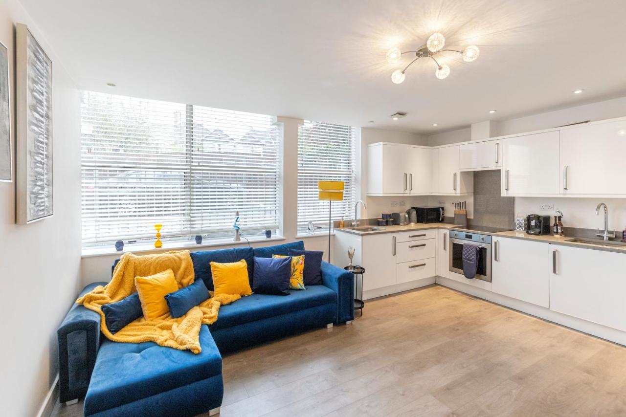Modern Flat In Golders Apartment *