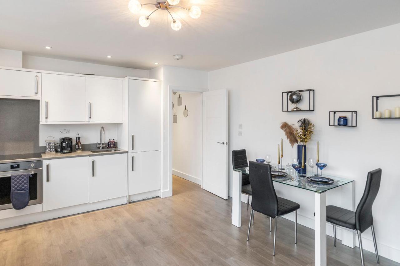 Modern Flat In Golders Apartment