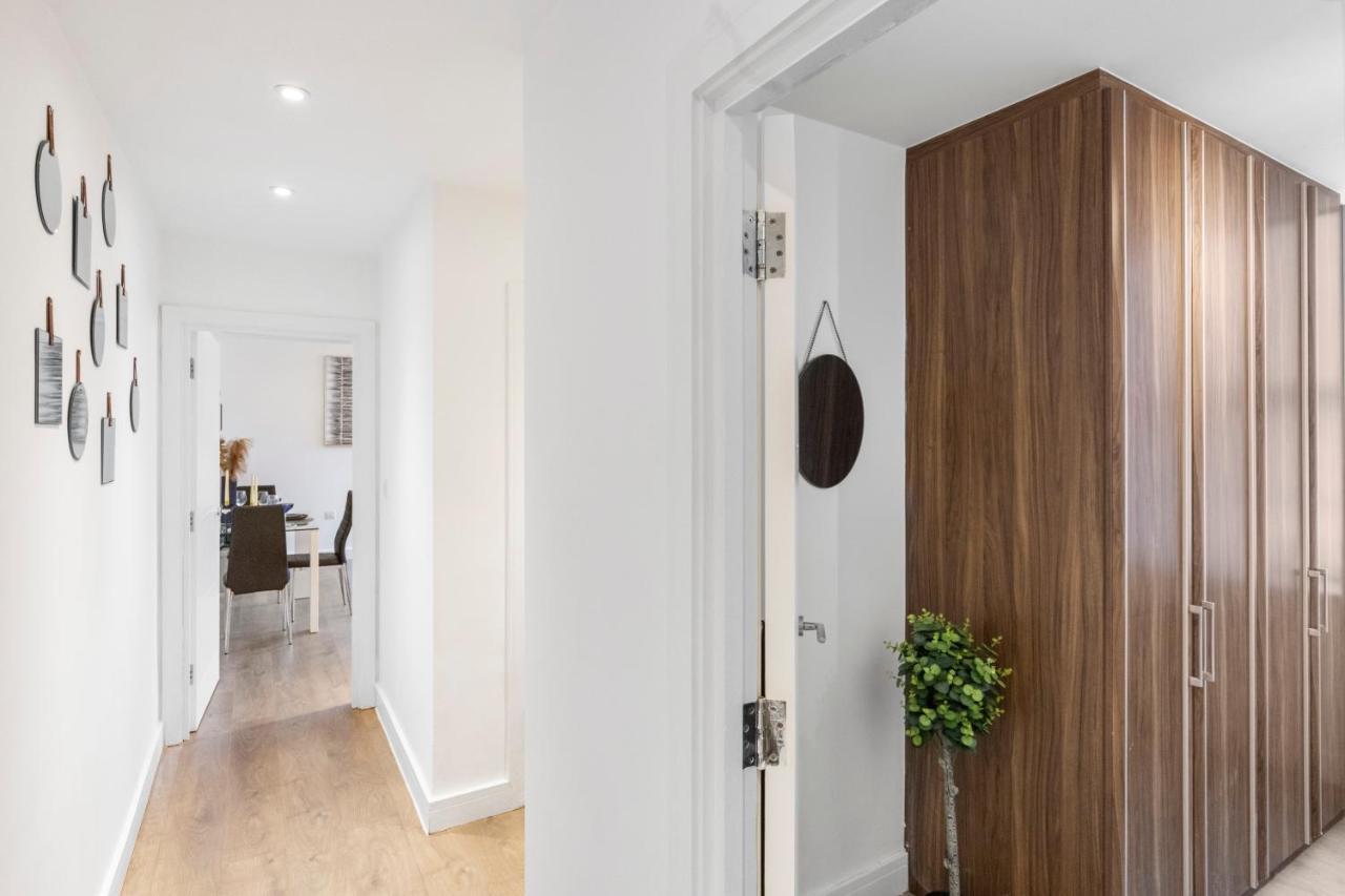 Modern Flat In Golders Apartment *