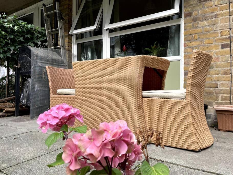 Apartment Spacious Bedroom Near Tube *