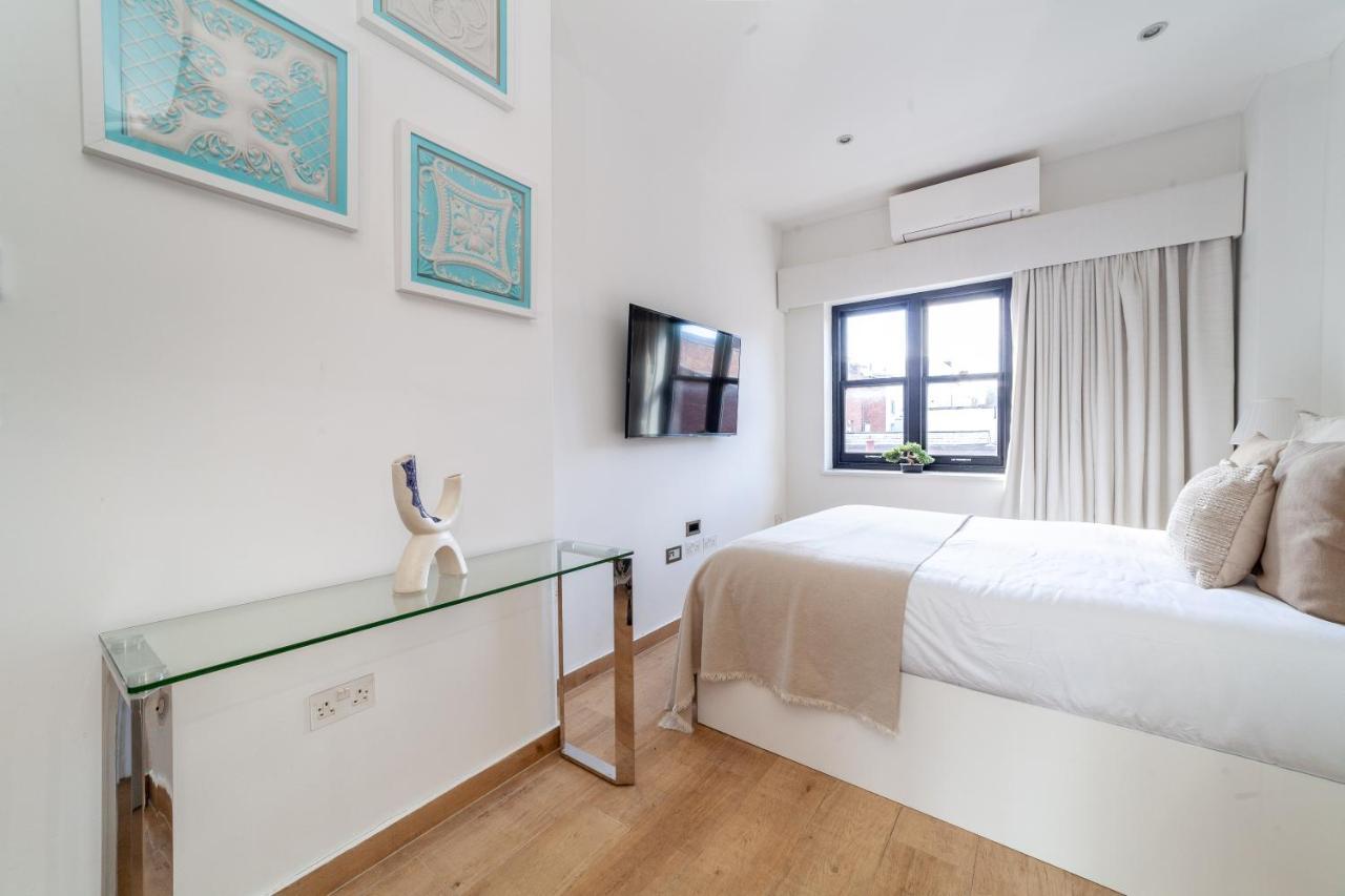The Ravenscourt Park Collection *
