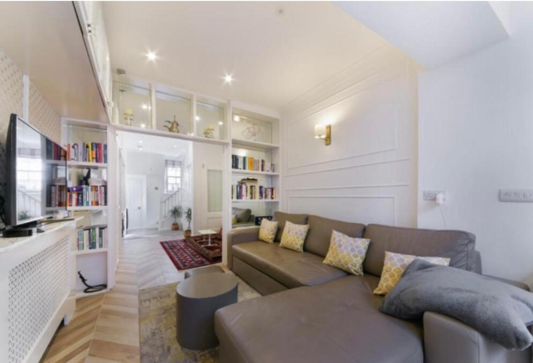 4 Bedrooms Villa, Hugh Street Central Villa *