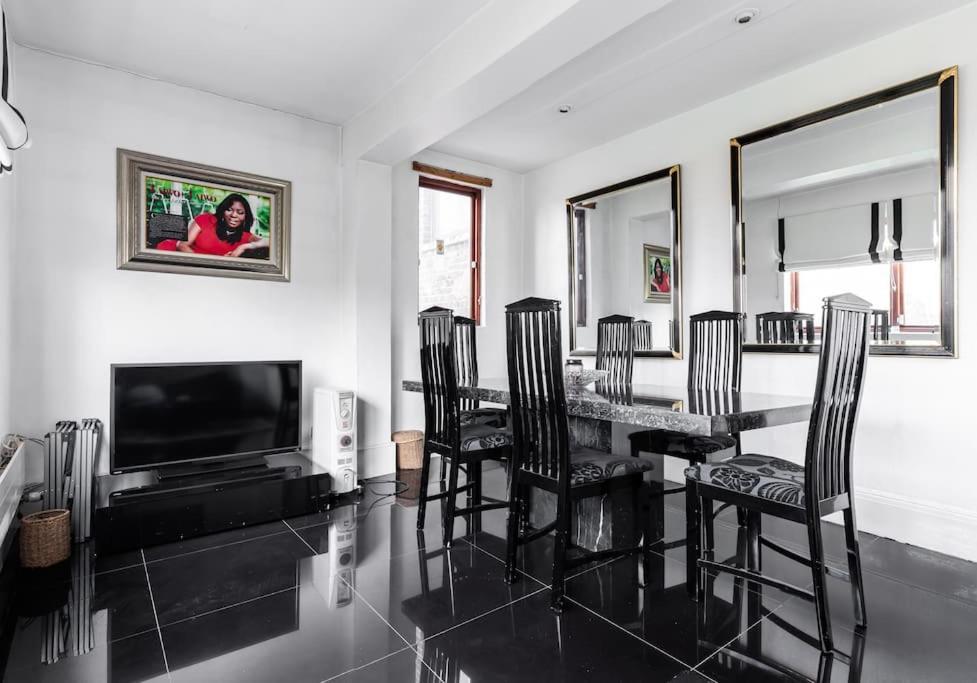 Stunning Three Bed In West Hampstead Londres
