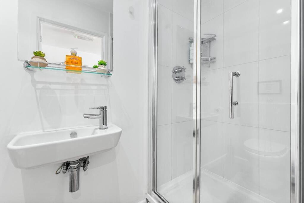 Sleep 6 Piccadilly 1 Bedroom Flat In Vr5 Londres